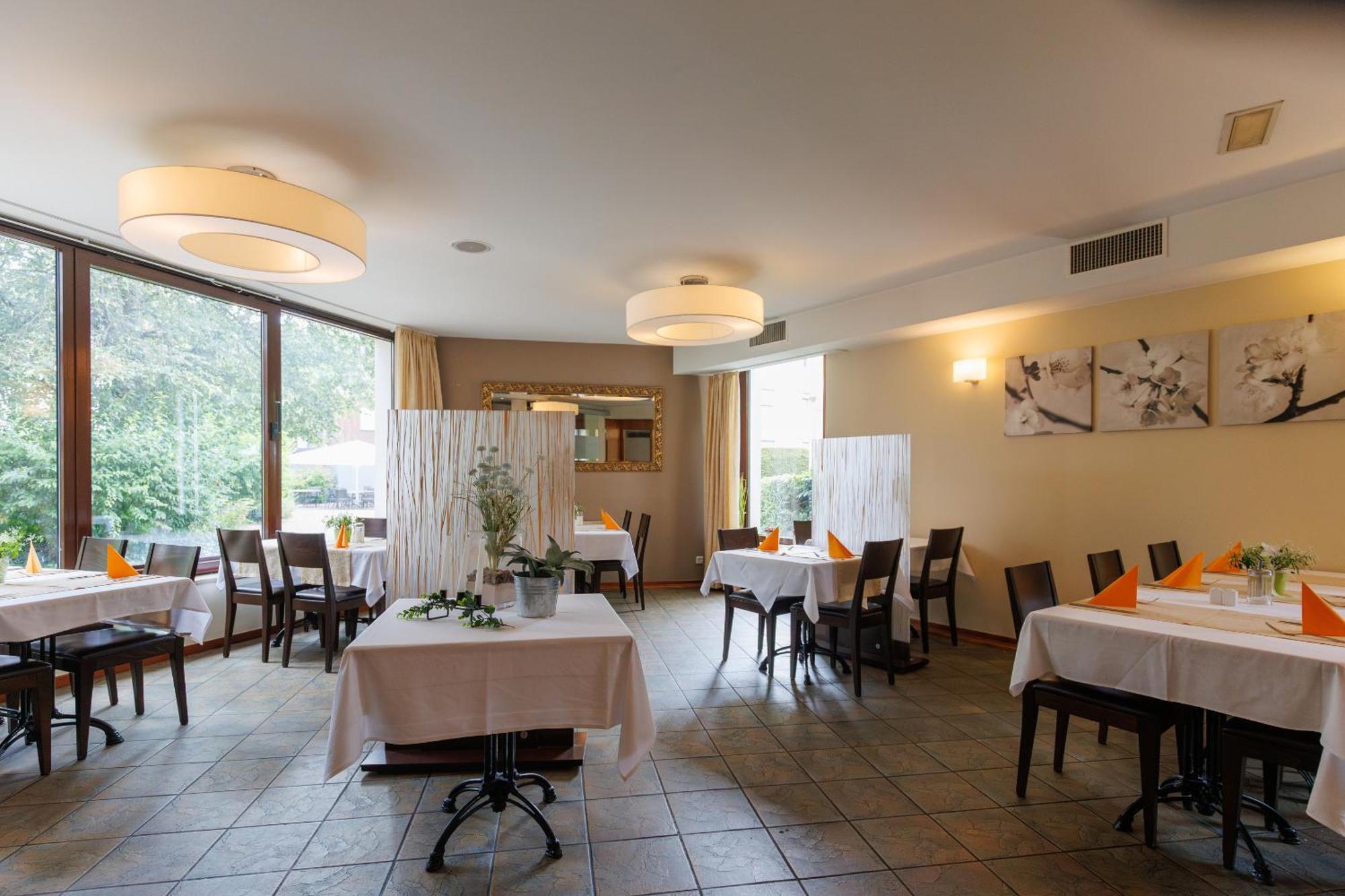 Hotel Restaurant Sonne-Post Murrhardt Exteriör bild